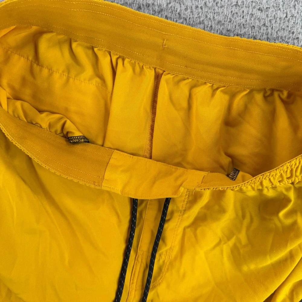 Legends Luka Shorts Mens Large Yellow Perforated Vents Athletic Running 5 Inseam